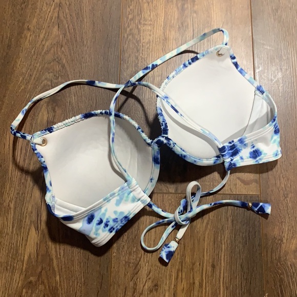 Victoria’s Secret Bikini Top - Picture 2 of 3